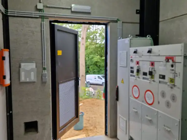 hoogspanningscabine-in-gebouw-heuvelland-bouw-technics-10 -  - Hoogspanningscabine in gebouw in Heuvelland