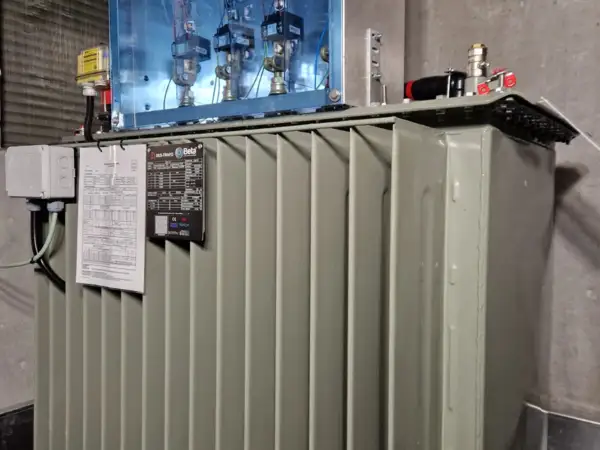 bouw-technics-industriele-elektriciteit-10 -  - Hoogspanningscabine & noodgenerator