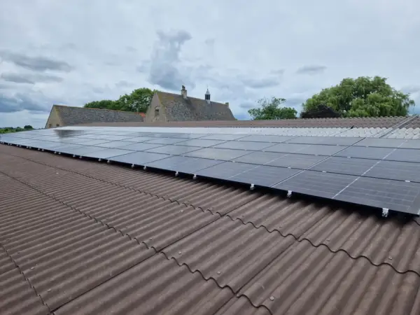 zonnepanelen-batterij-installatie-veurne-bouw-technics-4 -  - Plaatsing zonnepanelen en batterij installatie Veurne