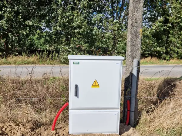 voetpadkast-laagspannings-aansluiting-veurne-1 -  - Voetpadkasten en laagspanningsaansluiting